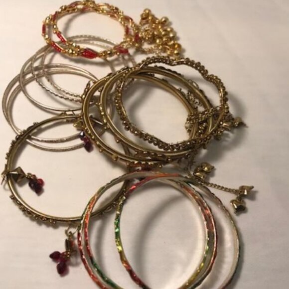 Vintage Set of 14 Bollywood Bangles - Picture 2 of 13
